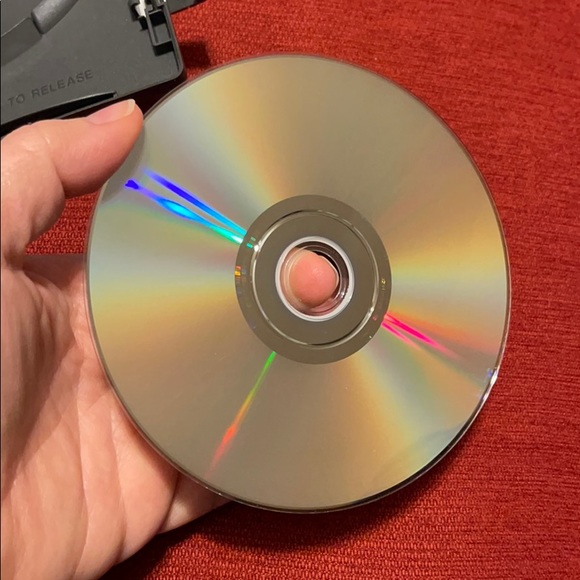 The Terminal DVD - Picture 2 of 2